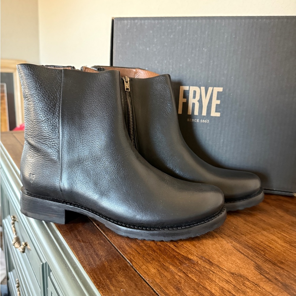 Frye Black Leather Inside Zip Boots